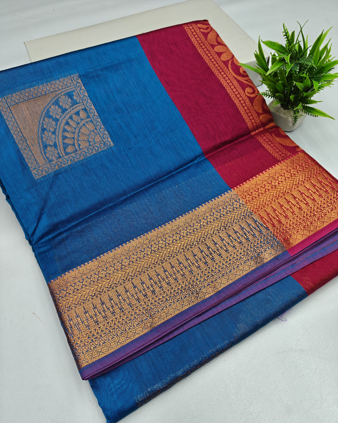 Cotton Saree with Copper Jari – Simple, Elegant & Timeless